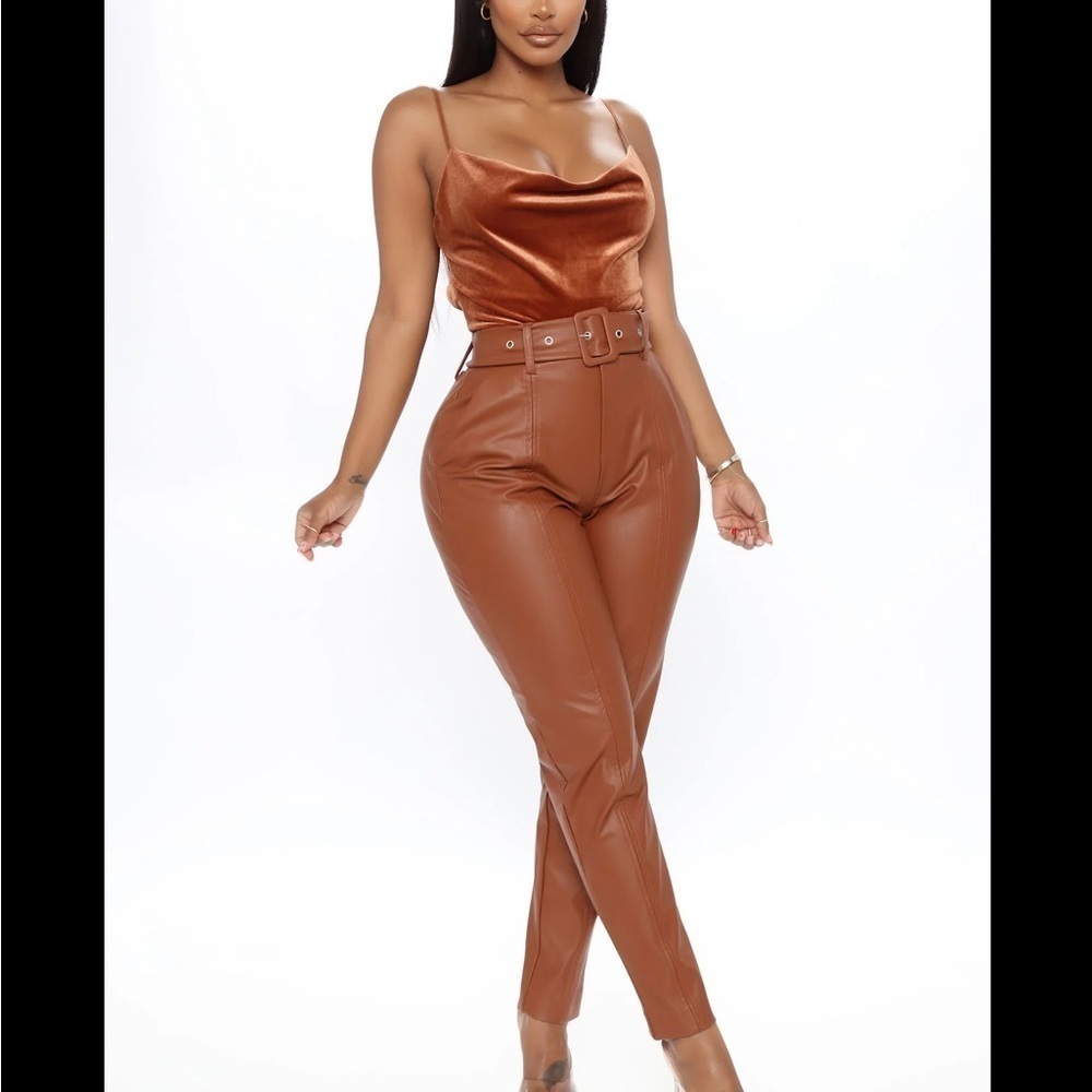 Fashionnova Blondie Belted Faux eather Pants - Chestnut Medium new with tags